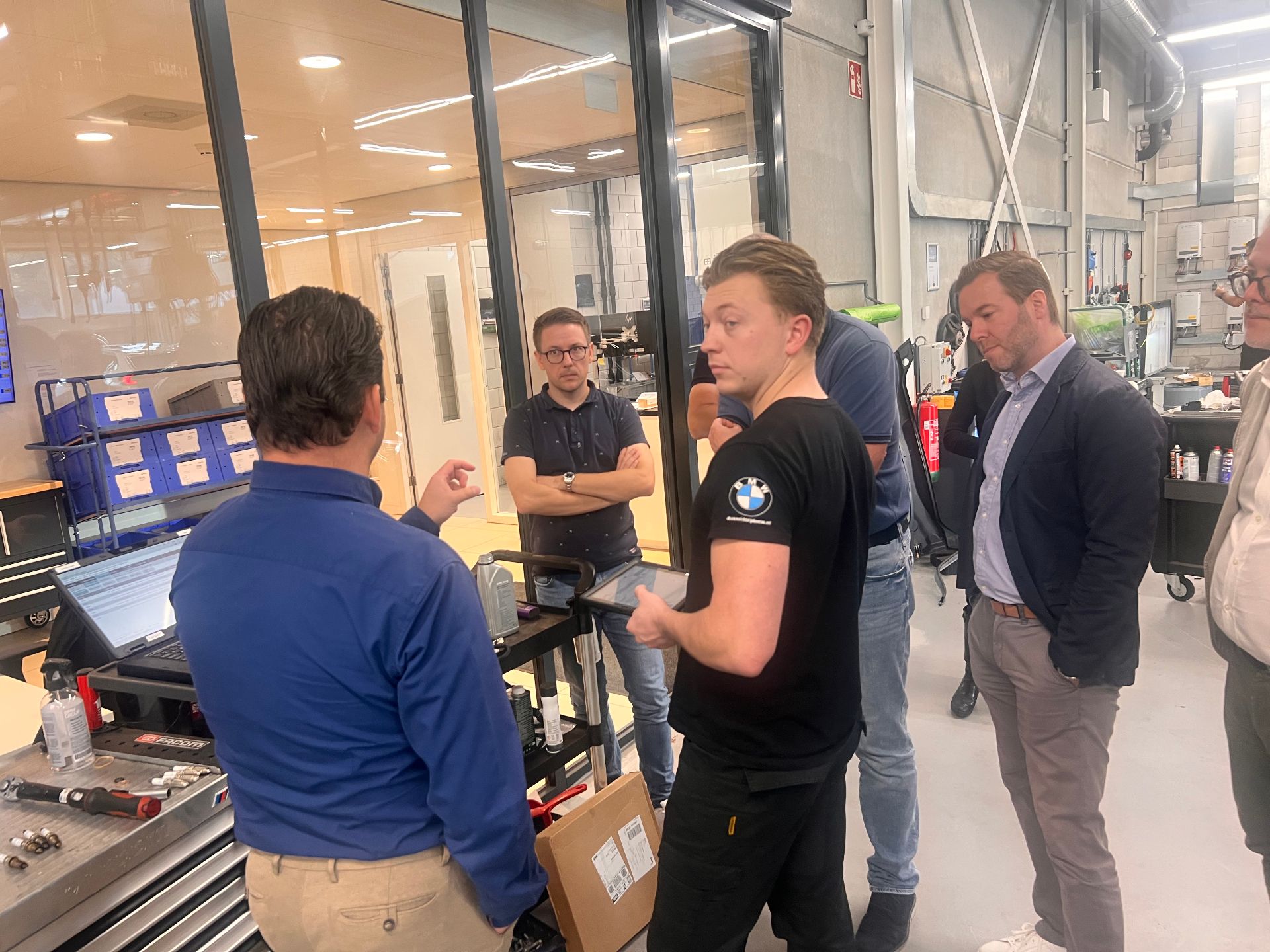 Workshop onboarding session on the shop floor