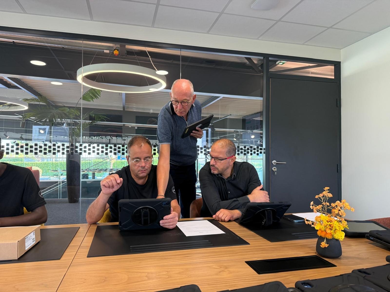 Hands-on tablet guidance with the workshop team